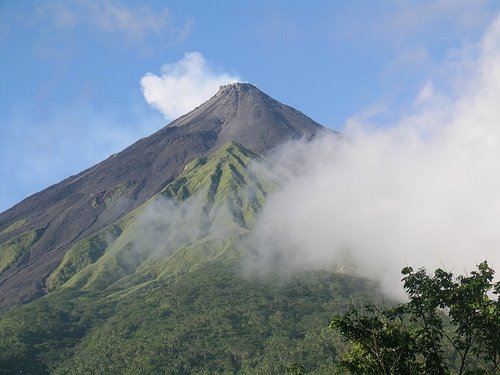 Lokon dan Karangentang Berstatus Siaga, Soputan Masih Waspada